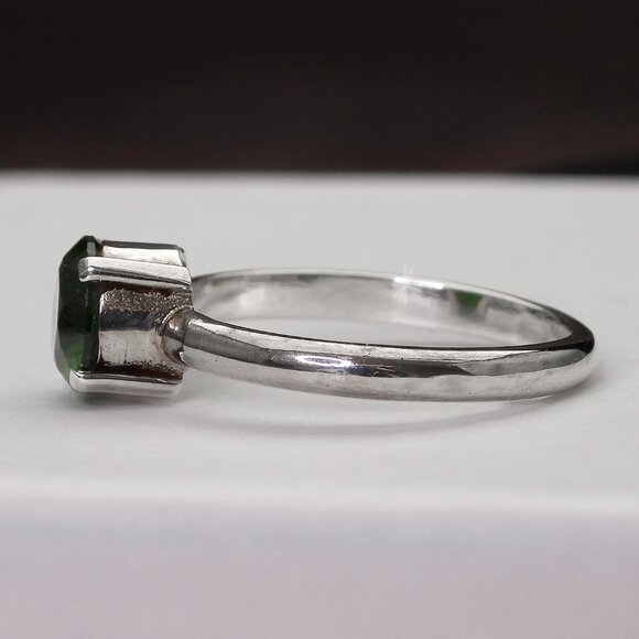 Natural 1 Ct Chrome Diopside Sterling Silver Ring, SZ 7, Elegant Minimalist Ring - Picture 4 of 7